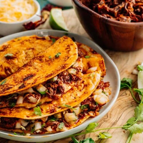 Birra tacos on platter.