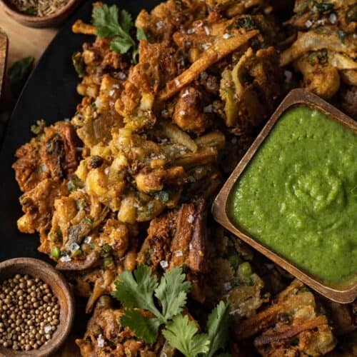 platter of vegetable pakoras